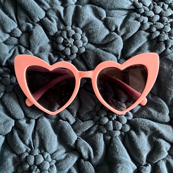 Modcloth Accessories - Heart-shaped sunglasses